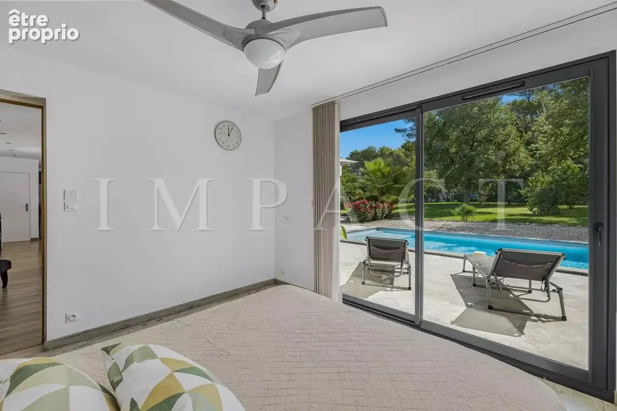 Mouans-Sartoux limite Mougins, Villa contemporaine de 220m2 avec piscine à vendre - photo 13