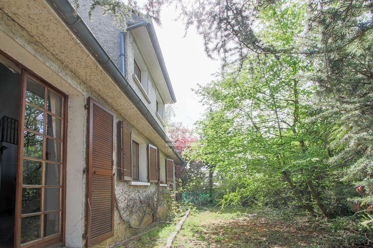 Maison à BEYNES