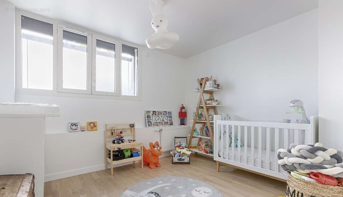 Appartement à LA GARENNE-COLOMBES