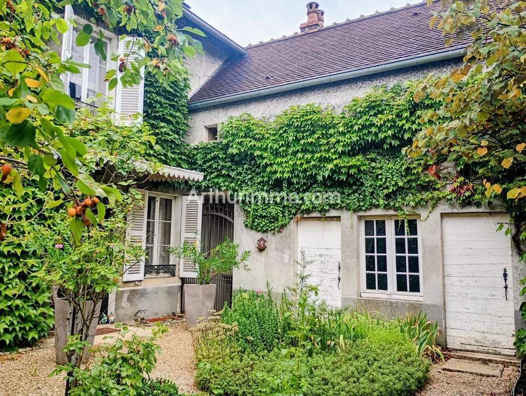 Maison à GRAY