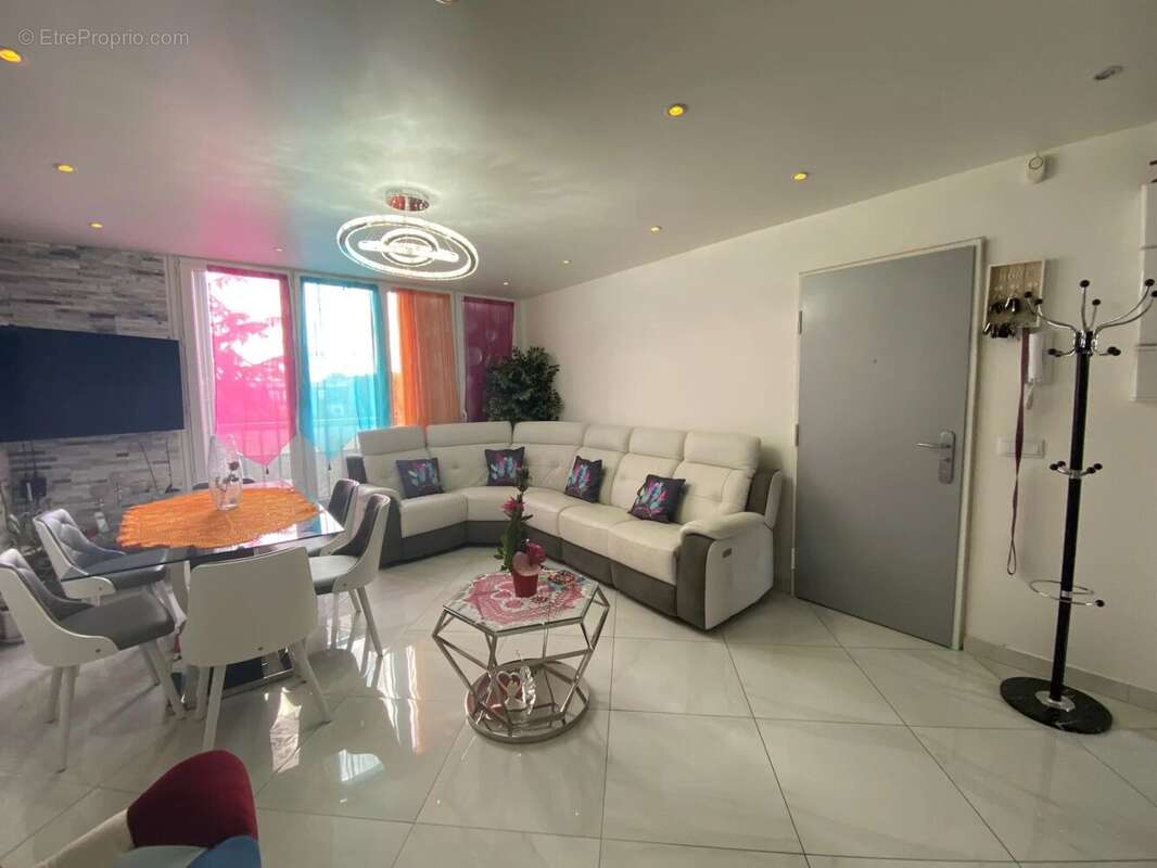 Appartement à LE PLESSIS-TREVISE