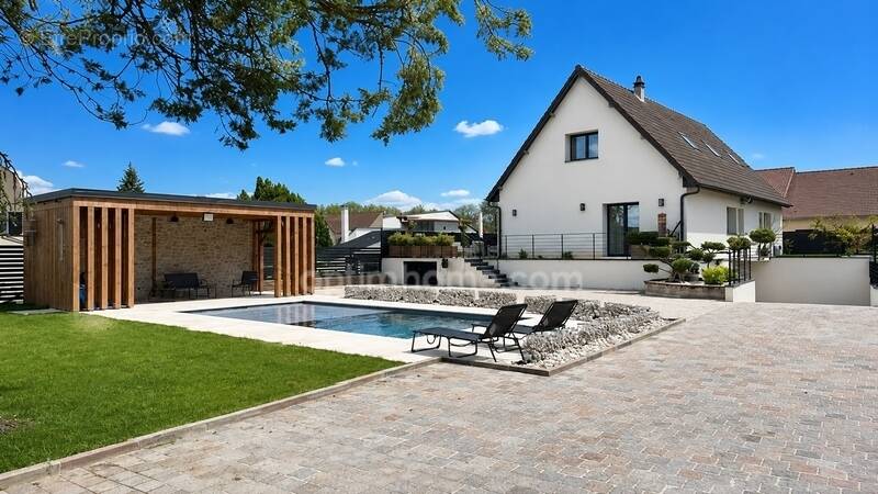Maison à SAINT-MAURICE-MONTCOURONNE
