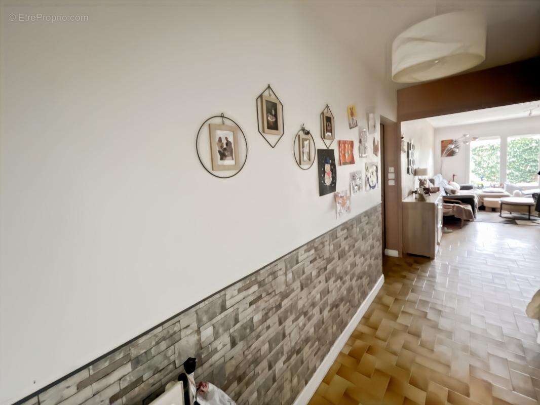 Maison à LA CHAPELLE-SAINT-MESMIN