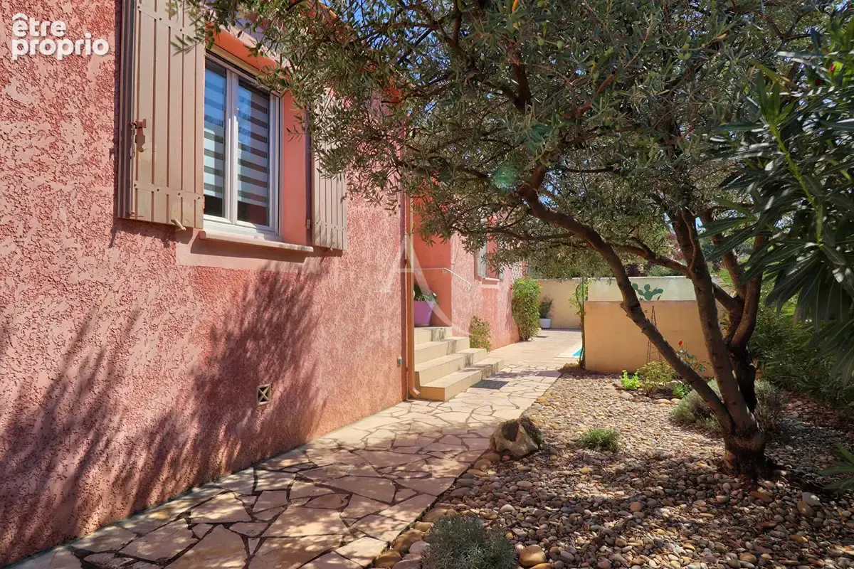Villa avec piscine jardin paysage et garage au calme absolu - photo 3