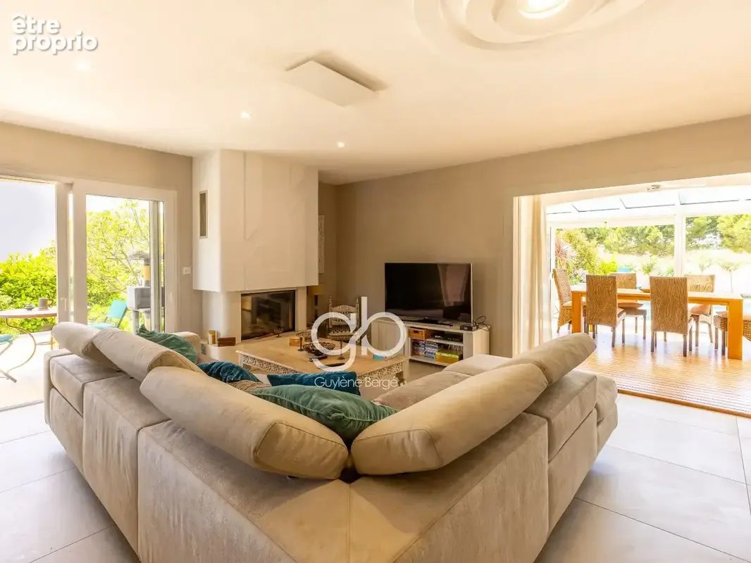 Villa PMR 4 chambres - Vue dégagée, piscine, jacuzzi - photo 7