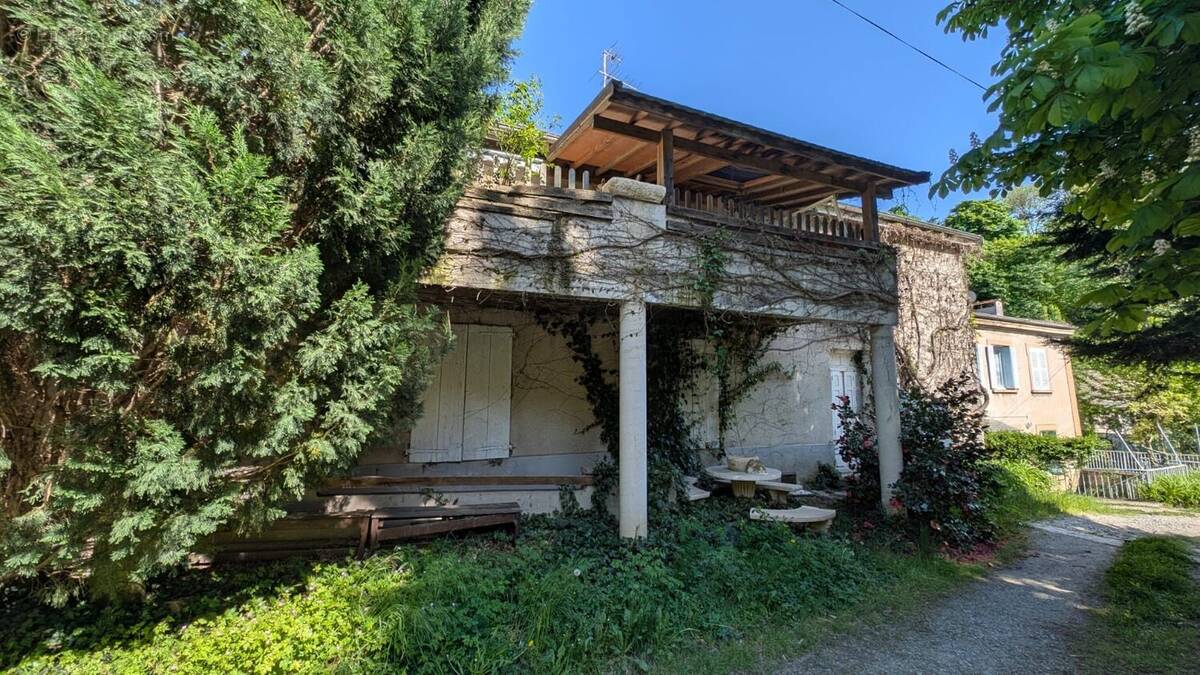 Maison 132 m² à Saint-Paul-En-Jarez  - photo 3