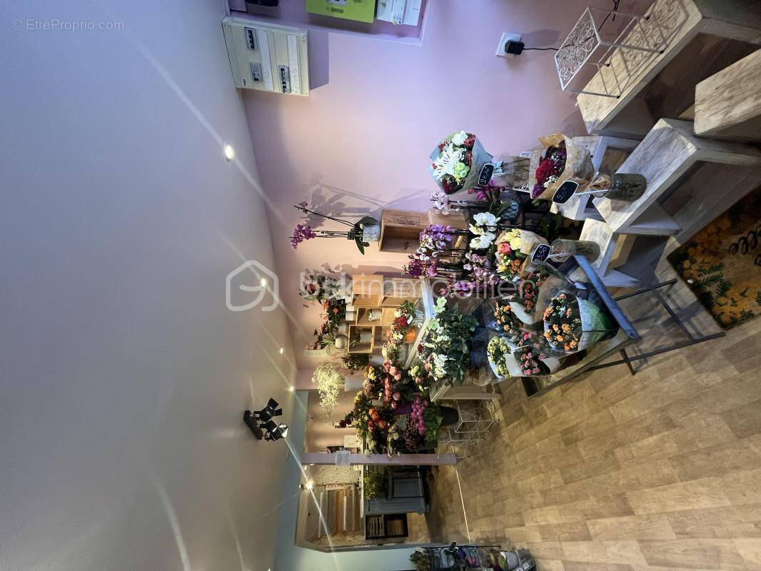 Commerce à CORMEILLES