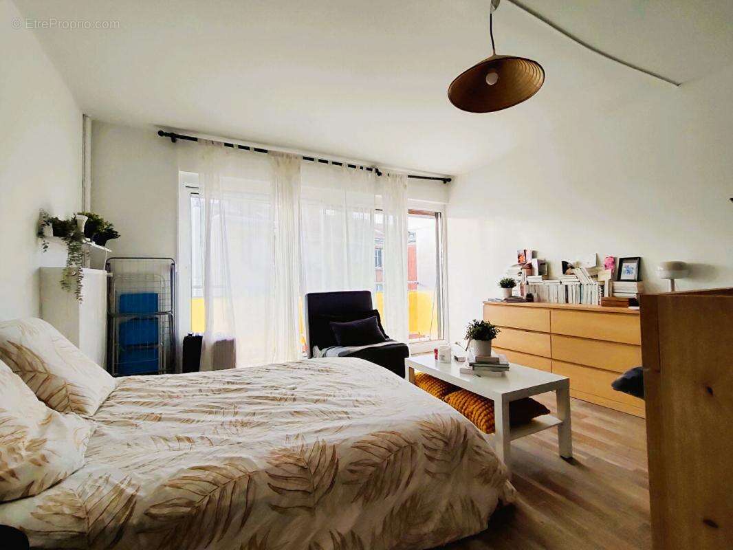 Appartement à PARIS-19E
