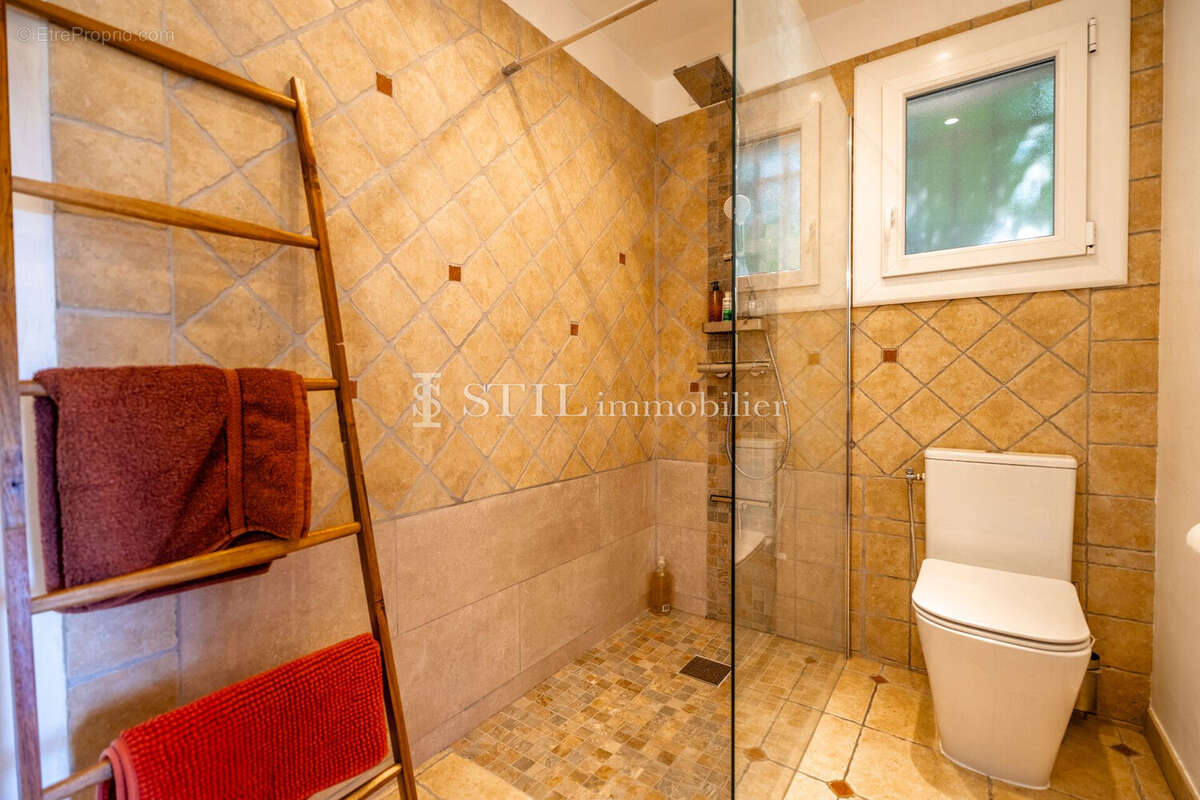 Maison à LES ISSAMBRES