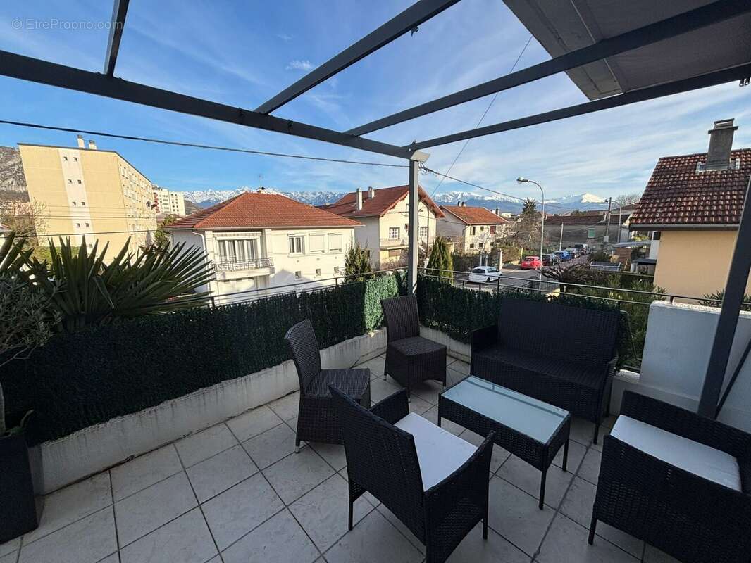 Appartement à FONTAINE