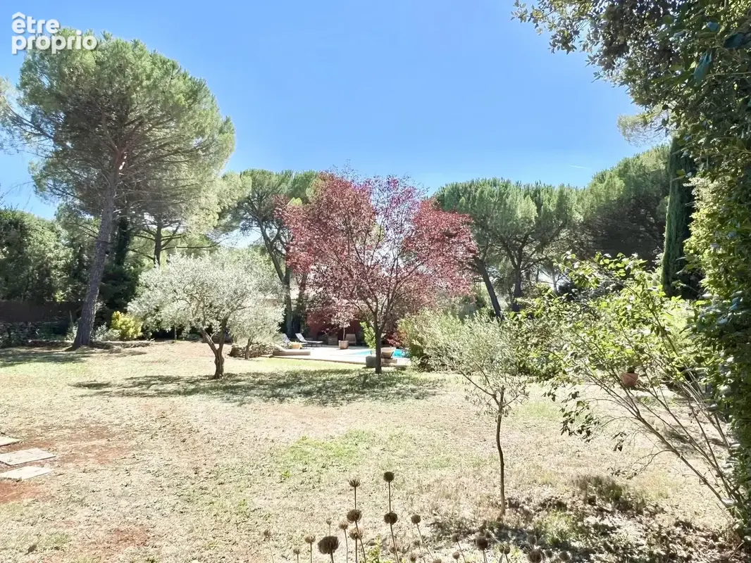 Bastide provençale de charme de 183.51 m² sur 1 980 m² de terrain paysagé avec piscine - photo 5