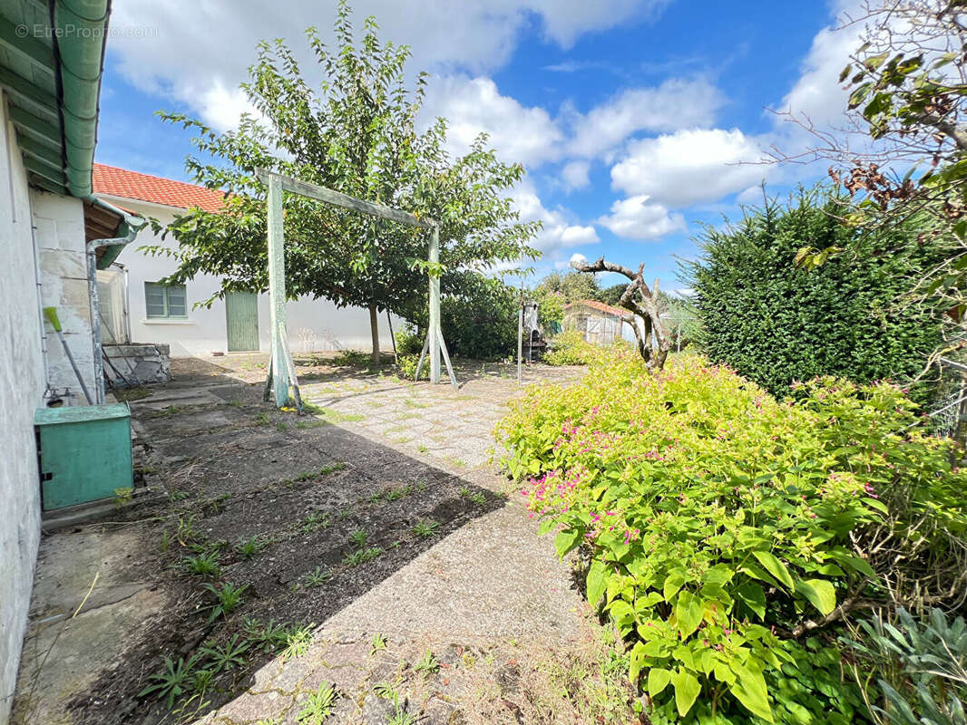 Sur 1 319 m² de terrain : Propriété Arvert - photo 13
