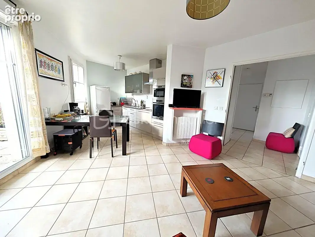 Aux Essarts-le-Roi,  appartement de 51 m² avec jardin privatif d'environ 100 m² et un double garage de 27 m² - photo 2