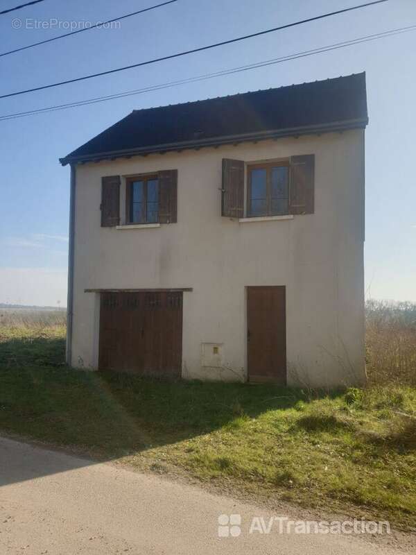 Maison à VILLELOIN-COULANGE