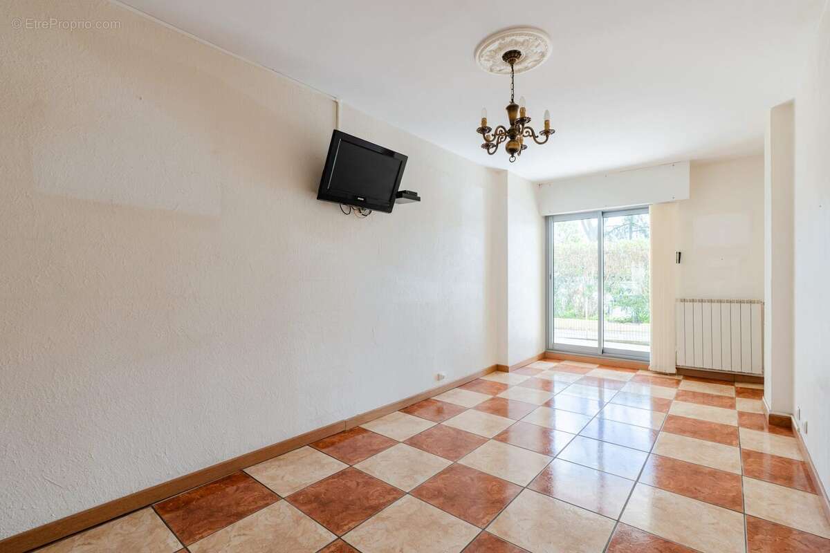 Chambre 1 - Appartement à NARBONNE