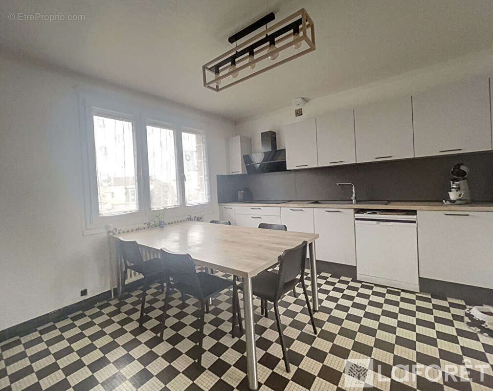 Maison à PLUSSULIEN