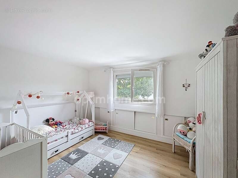 L'ISLE ADAM (95) - Maison 6 pièces 3 chambres - photo 7