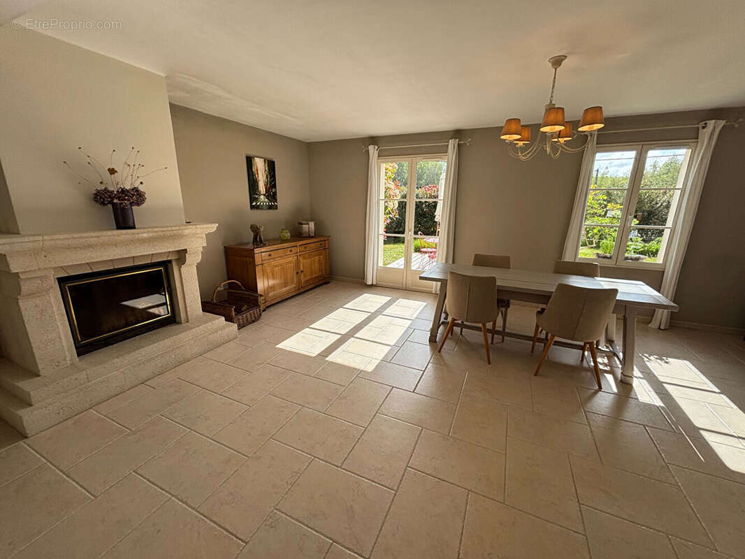 Maison à SAINTE-GENEVIEVE