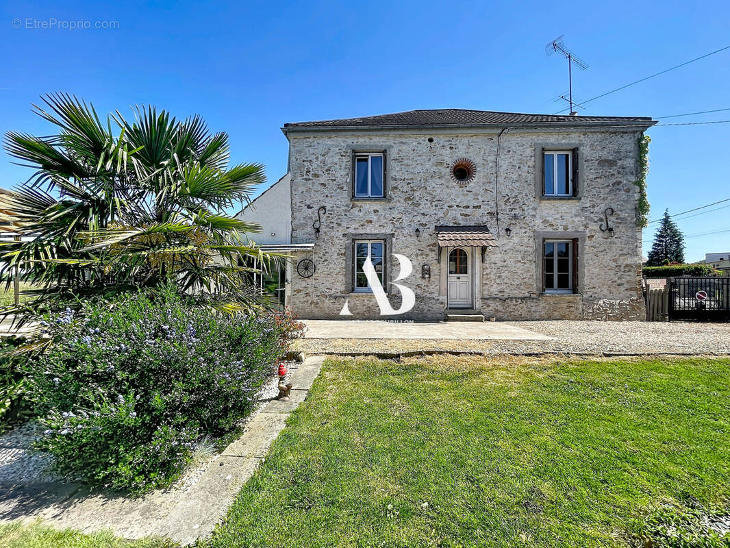 Maison à NANGIS