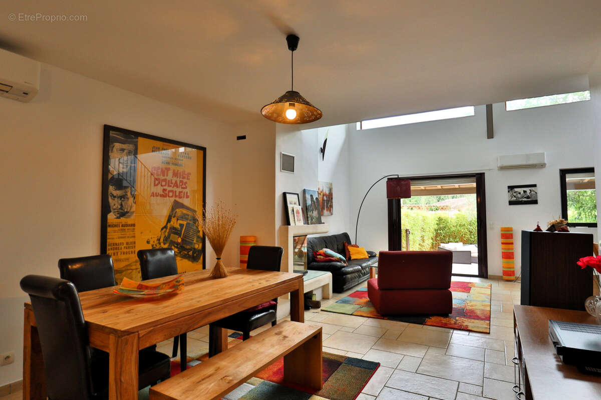 Maison à ROUSSILLON
