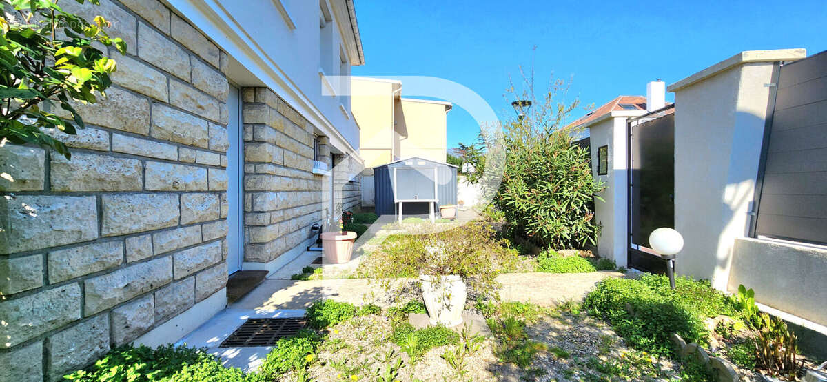 Maison à SAINT-GRATIEN