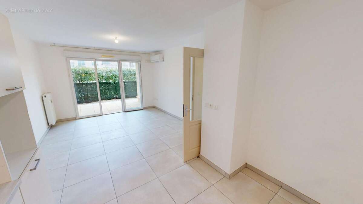 Appartement à LE MUY