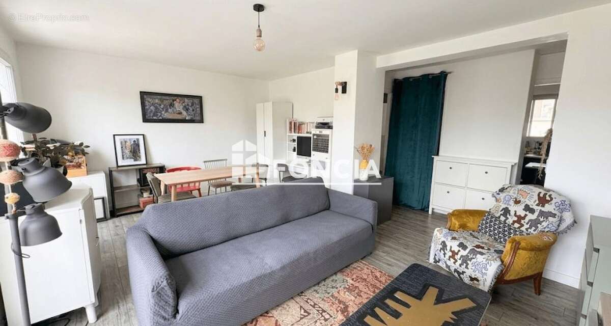 Appartement à FRESNES