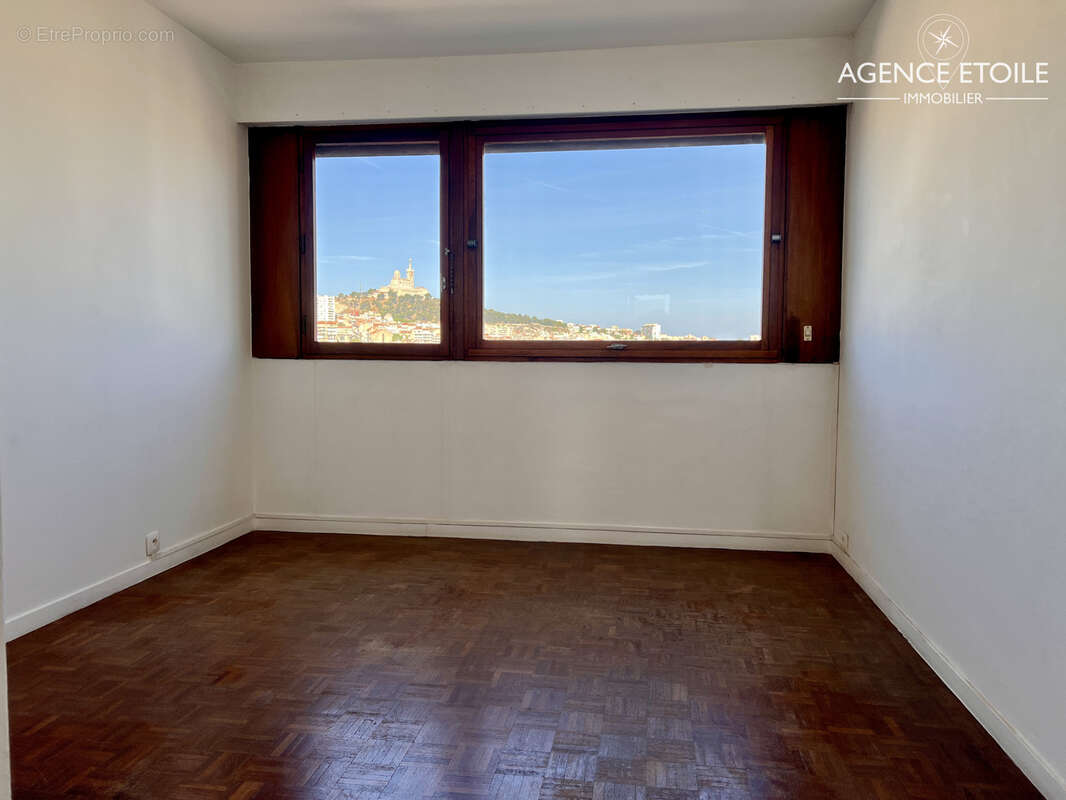 Appartement à MARSEILLE-6E