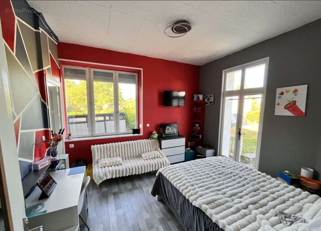 Maison 196 m² à Conlie  - photo 2
