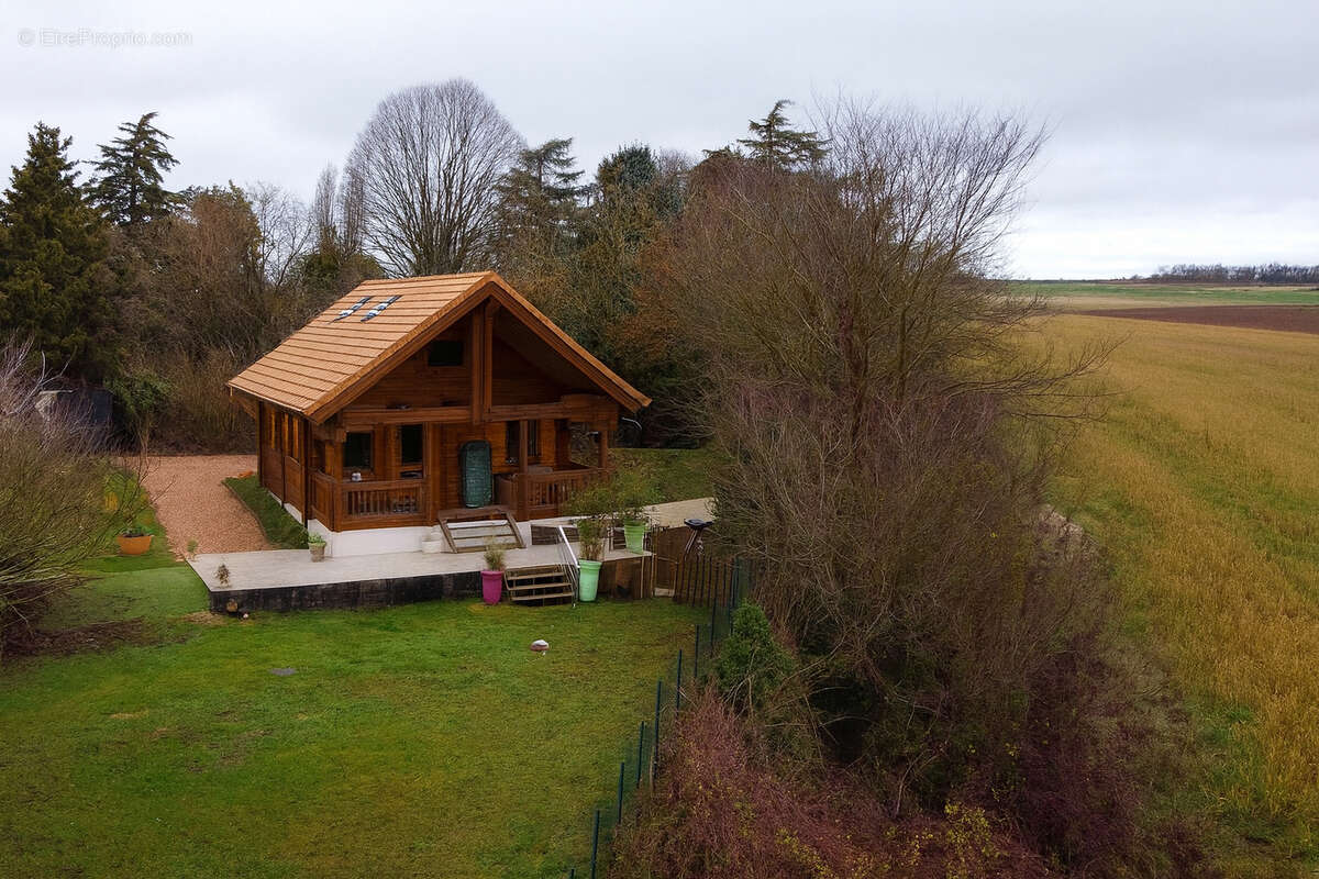 Maison à NEAUPHLE-LE-VIEUX