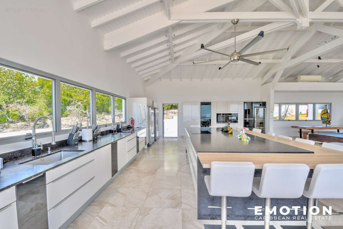 Propriété d’exception vue mer   971 m2 + 10 000 m2 de terrain - photo 9
