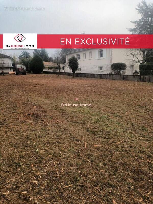 Terrain à RUELLE-SUR-TOUVRE