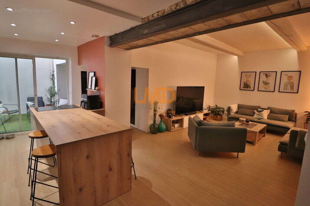 Maison à UCHAUD