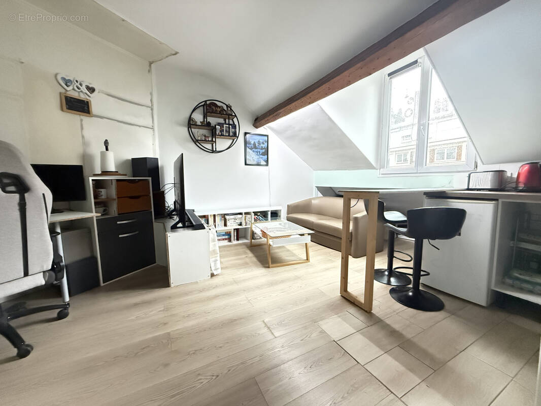 Appartement à PARIS-14E