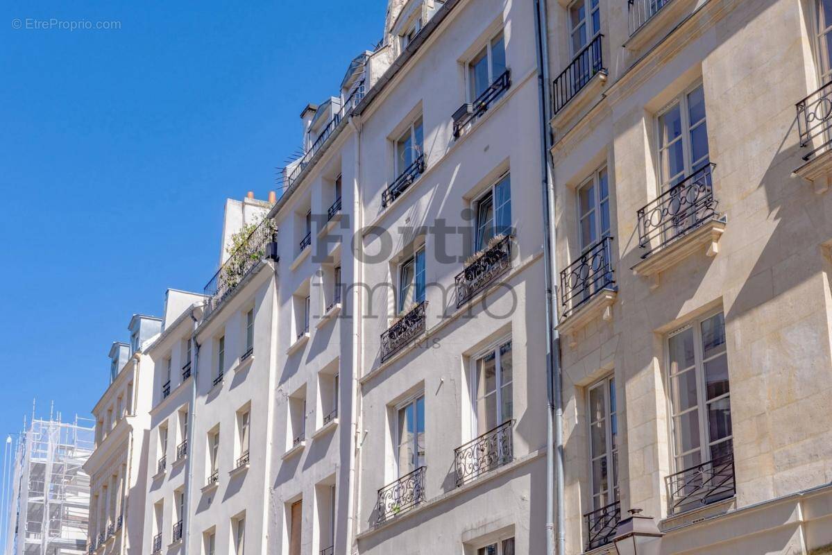 Appartement à PARIS-2E
