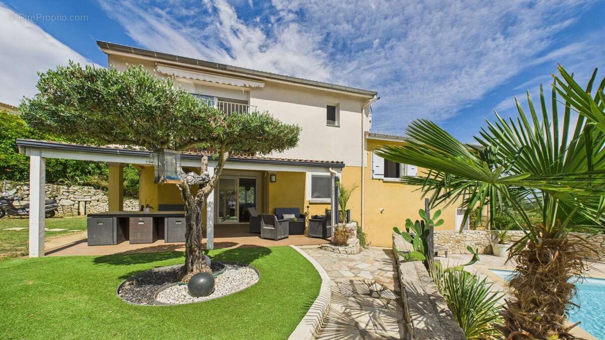 Maison à SOYONS