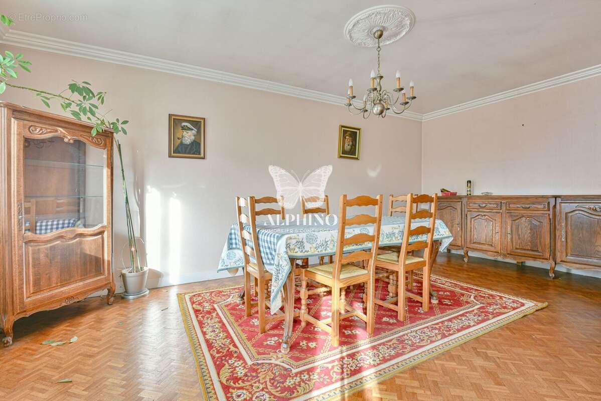 Maison à SAINT-YRIEIX-LA-PERCHE