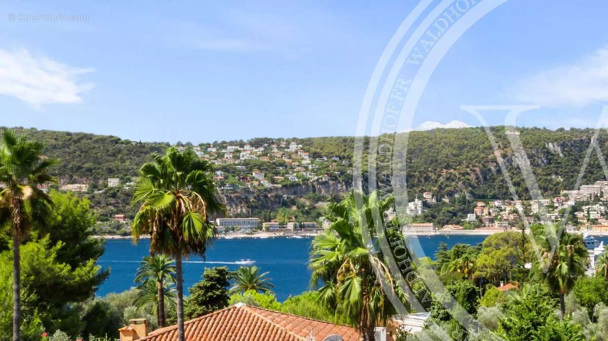 Une villa Belle Époque intemporelle dans un domaine privé à quelques pas d'une plage praticable - photo 10