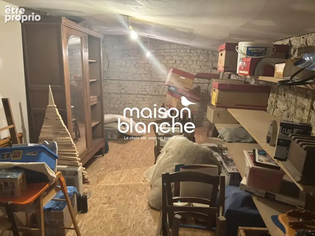 Maison 8 pièces 185 m² à vendre à Saint-Saturnin-Du-Bois (17700) - photo 8