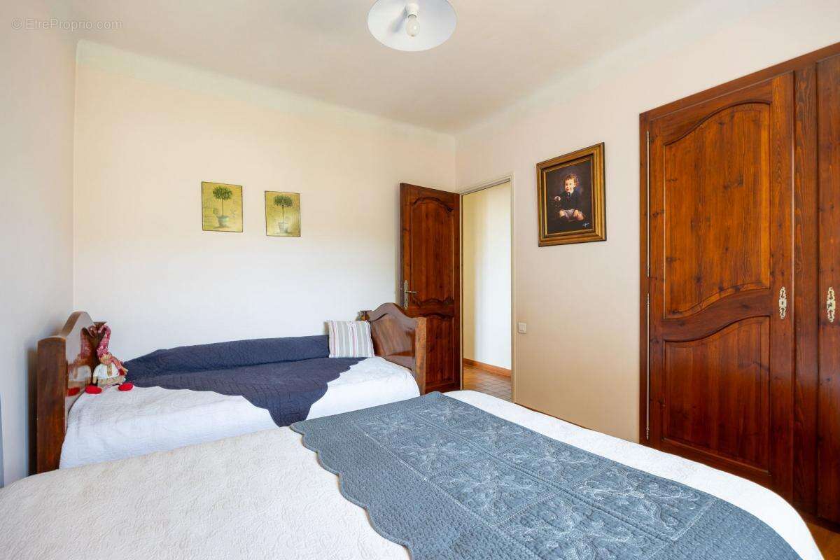 Maison à ROQUEFORT-LA-BEDOULE