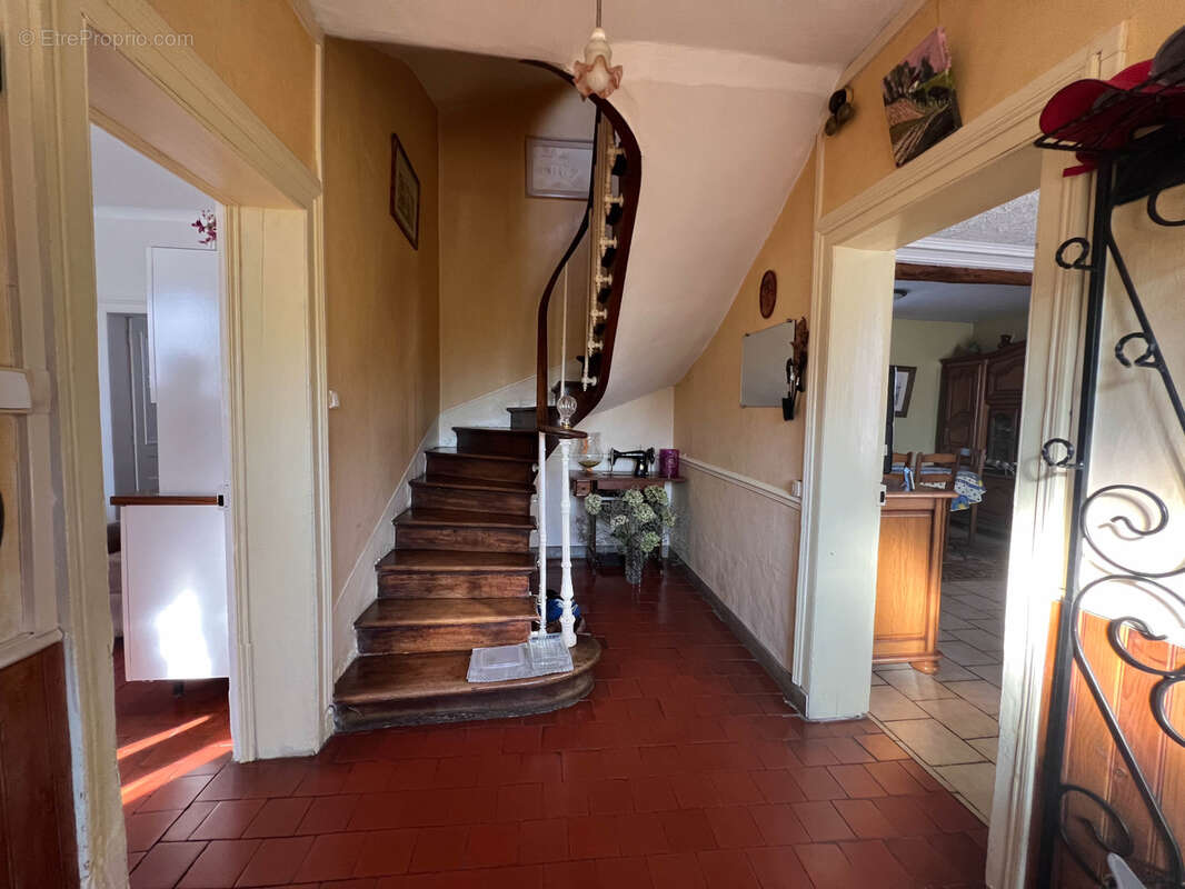 Maison de maître au fond d'une allée au calme avec annexes - photo 16