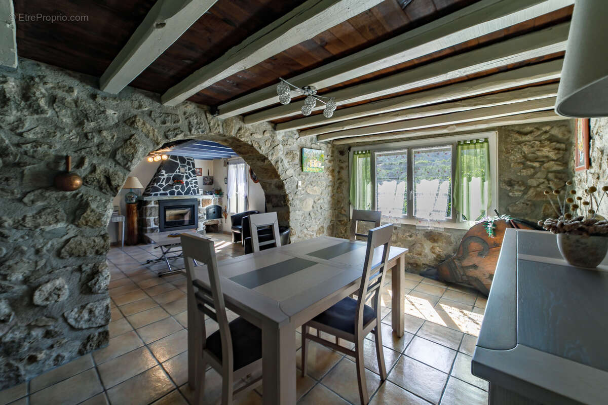 Mas 110 m2 sur 2763 m2 de terrain - photo 7