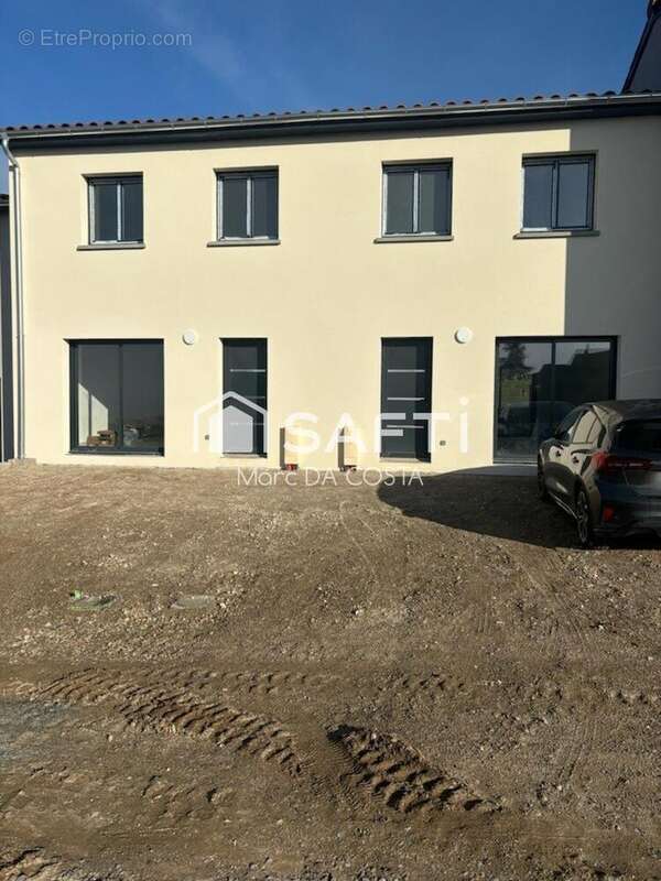Maison 84 m² à Civens  - photo 6
