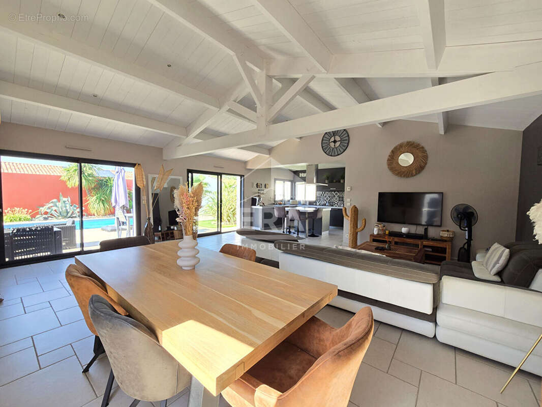 Maison à SAINT-SAUVEUR-D&#039;AUNIS