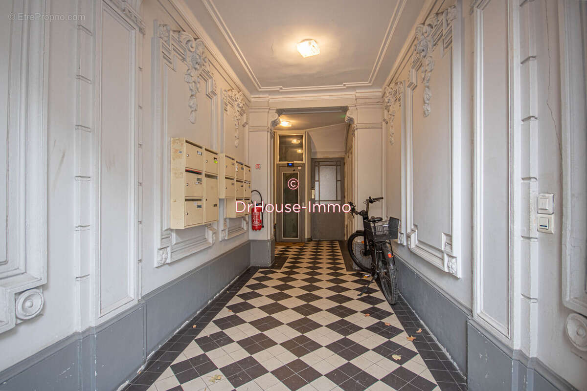 Appartement à PARIS-17E