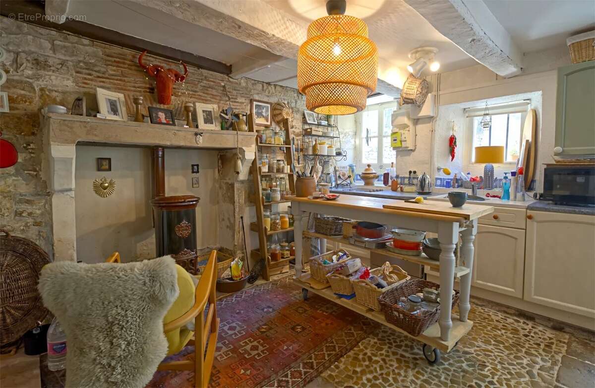 Appartement à NANTEUIL-EN-VALLEE