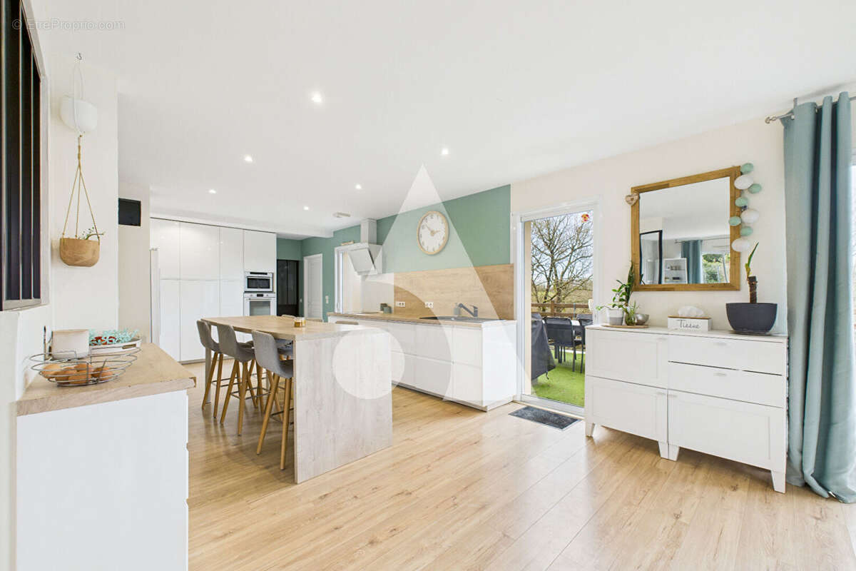 Maison familiale avec logement indépendant - La Roche-sur-Yon 260 m² habitable - photo 3