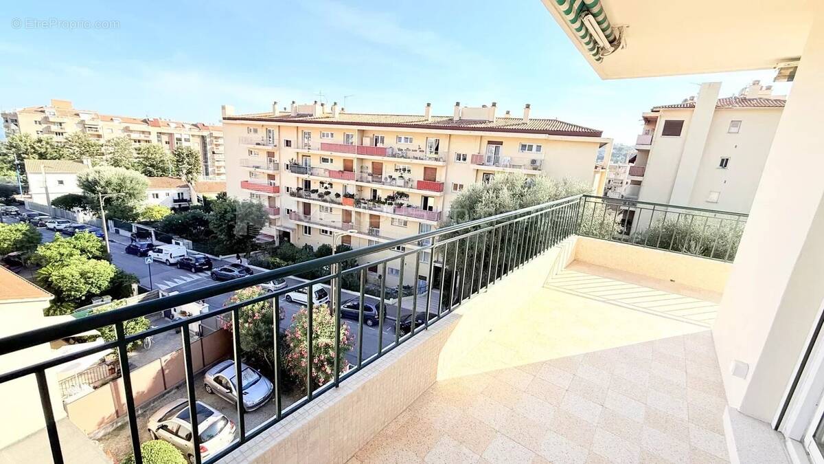 Appartement à ROQUEBRUNE-CAP-MARTIN