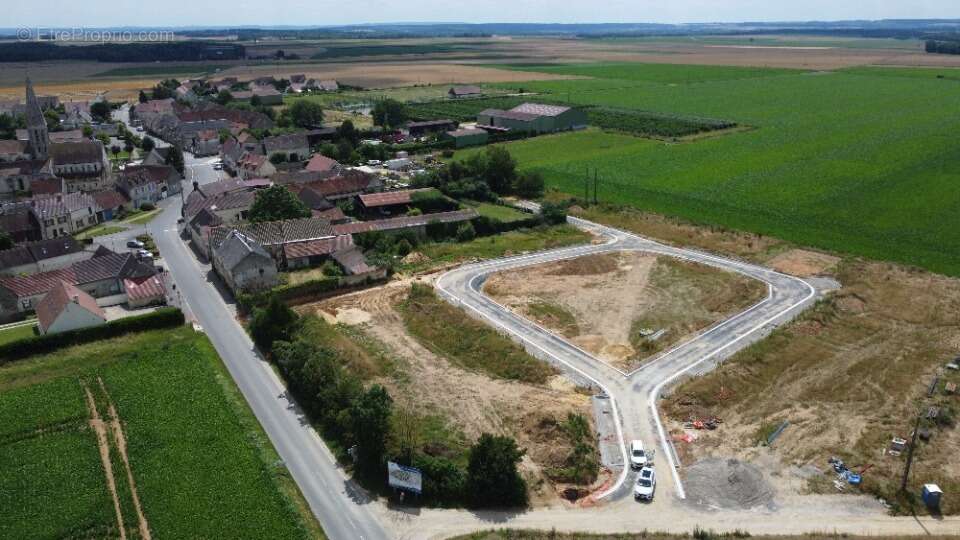 Terrain à CAMBRONNE-LES-CLERMONT