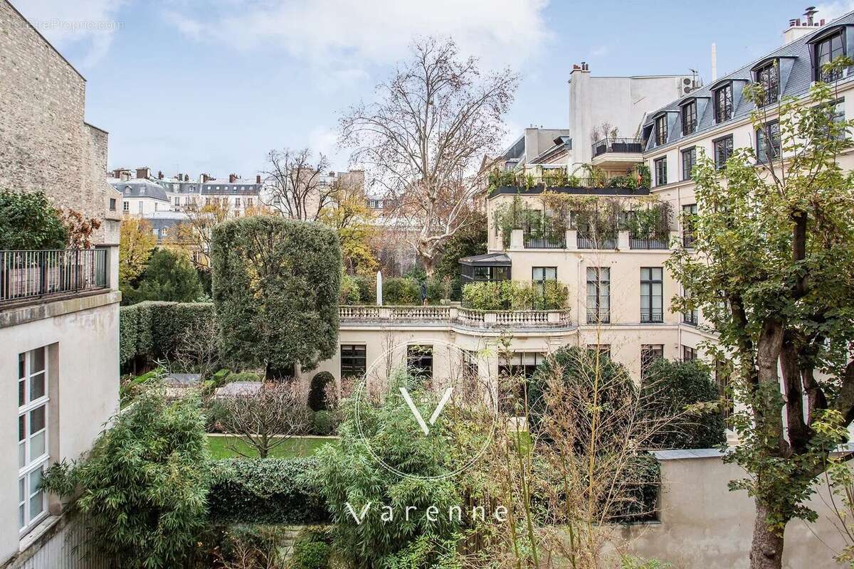 Appartement à PARIS-7E